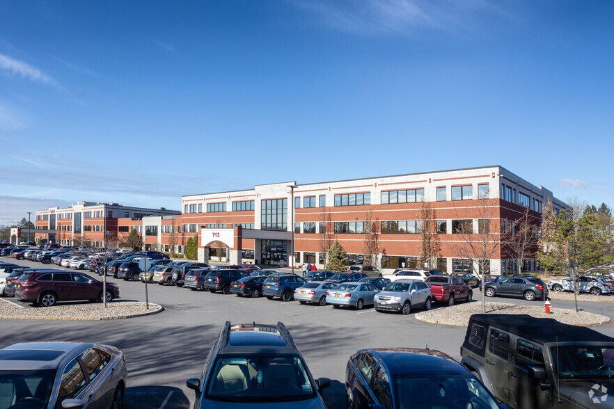 More Photos Of 711-713 Troy Schenectady Rd, Latham Medical For Lease