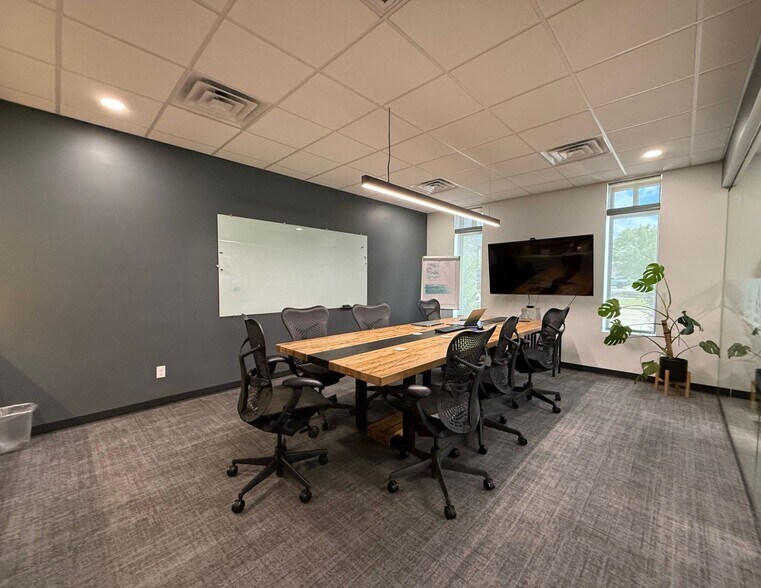 More Photos Of 425 W Gray St, Norman Office For Sale