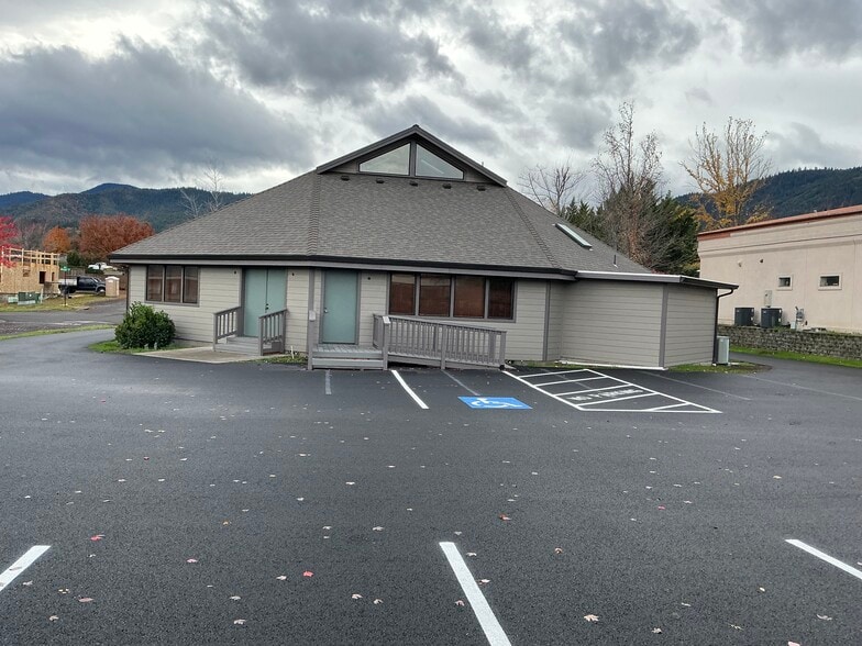 More Photos Of 400 Williamson Way, Ashland Office Residential For Sale