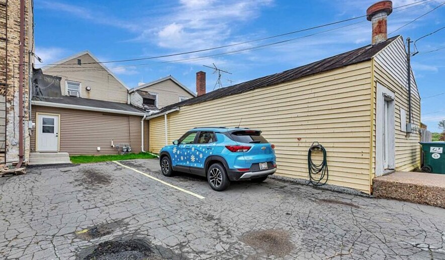 More Photos Of 114 E Main St, Weyauwega Storefront Retail Residential For Sale
