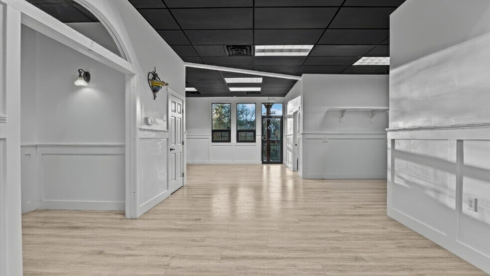 More Photos Of 450 West Ave, Rifle Office For Sale