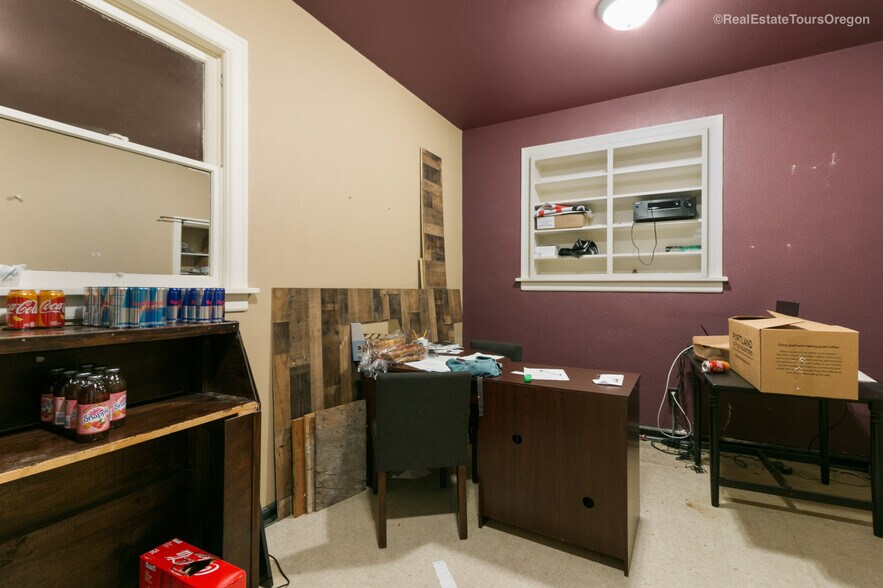 More Photos Of 1933-1937 Pacific Ave, Forest Grove General Retail For Lease