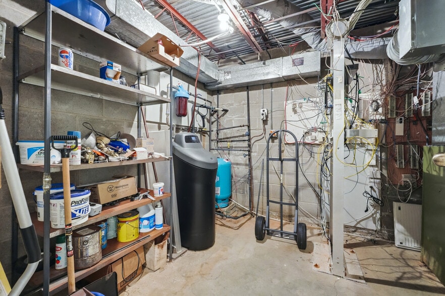 More Photos Of 3201 E Center St, Warsaw Office For Sale