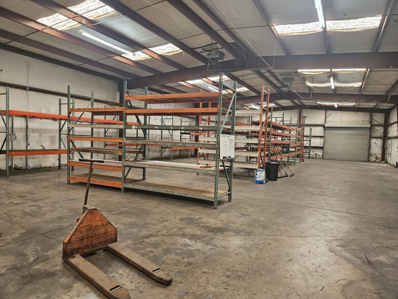 More Photos Of 970 S Campbell Ave, Tucson Warehouse For Lease