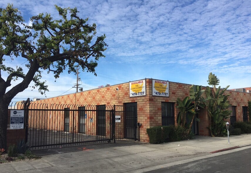Primary Photo Of 1658 10th St, Santa Monica Flex For Lease