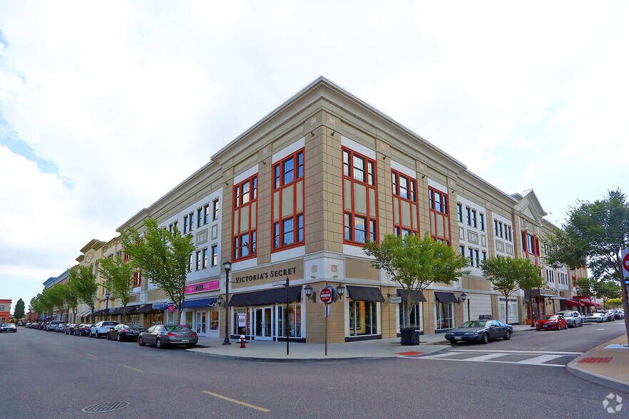 More Photos Of 4410 E Claiborne Sq, Hampton Unknown For Lease