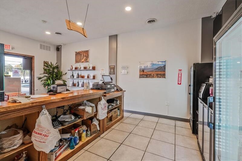 More Photos Of 3058 Washington Pike, Bridgeville Restaurant For Sale