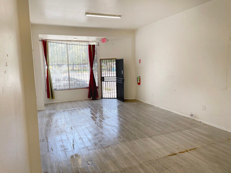 More Photos Of 10209 S Central Ave, Los Angeles Convenience Store For Sale