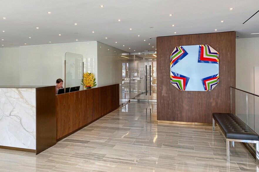 More Photos Of 420 Lexington Ave, New York Office For Lease