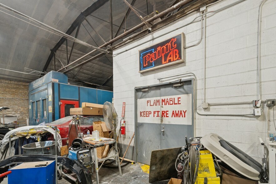 More Photos Of 3263 W Fullerton Ave, Chicago Service For Sale