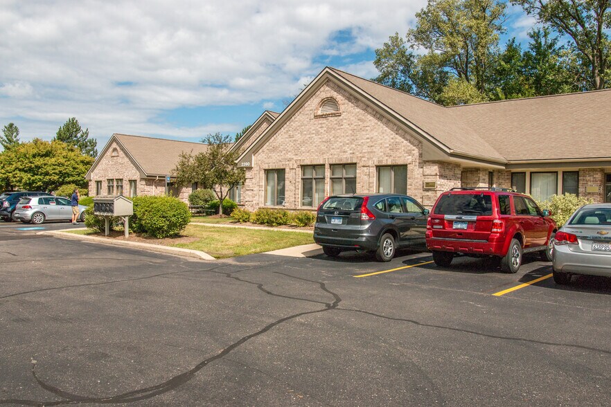 More Photos Of 2390 Woodlake Dr, Okemos Office For Lease