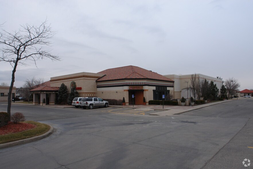 More Photos Of 2929 N Rock Rd, Wichita Unknown For Lease