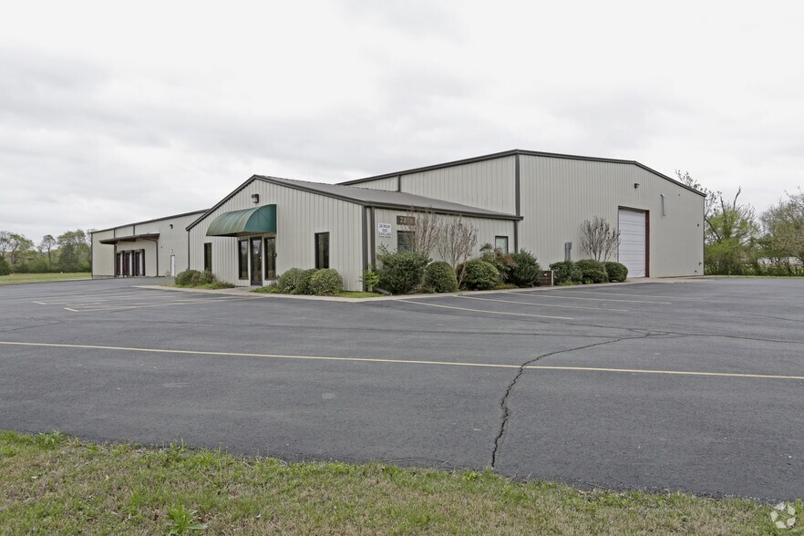 Primary Photo Of 2259 N 2nd St, Rogers Industrial For Lease