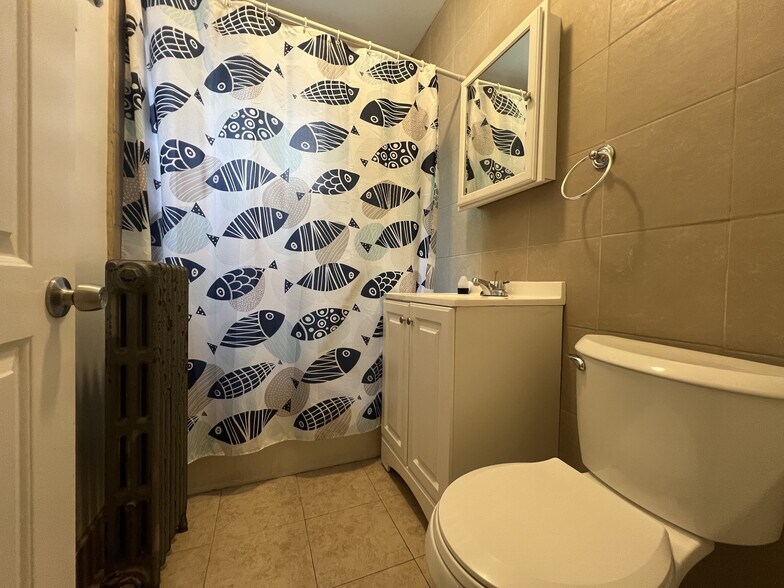 More Photos Of 5647 W Wellington Ave, Chicago Apartments For Sale