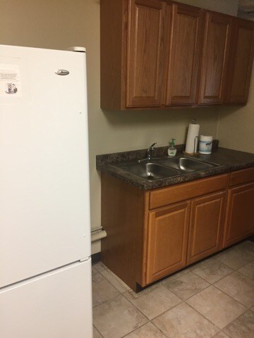 More Photos Of 120 N Railroad Ave, Parachute Office For Sale