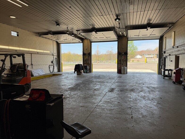 More Photos Of 4881 Pittsburgh Rd, Harrisville Light Distribution For Sale