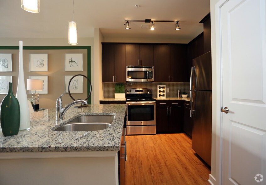 More Photos Of 101 N Wolfe St, Baltimore Apartments For Lease