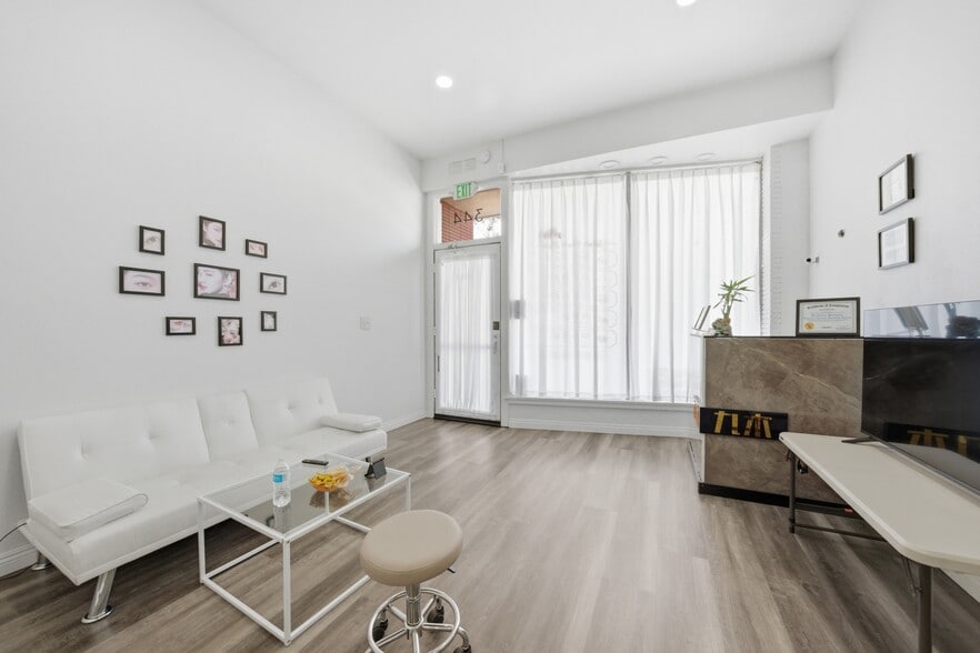 More Photos Of 340-344 E Foothill Blvd, Arcadia Freestanding For Sale