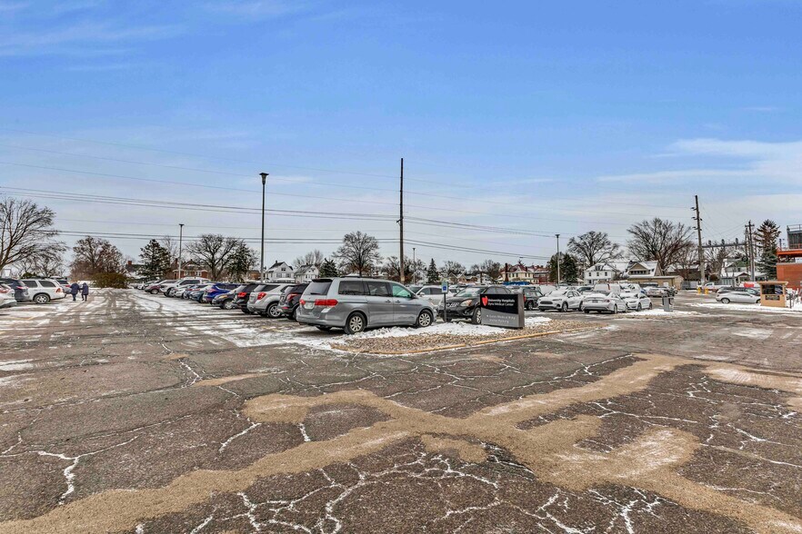 More Photos Of 125 E Broad St, Elyria Office For Sale