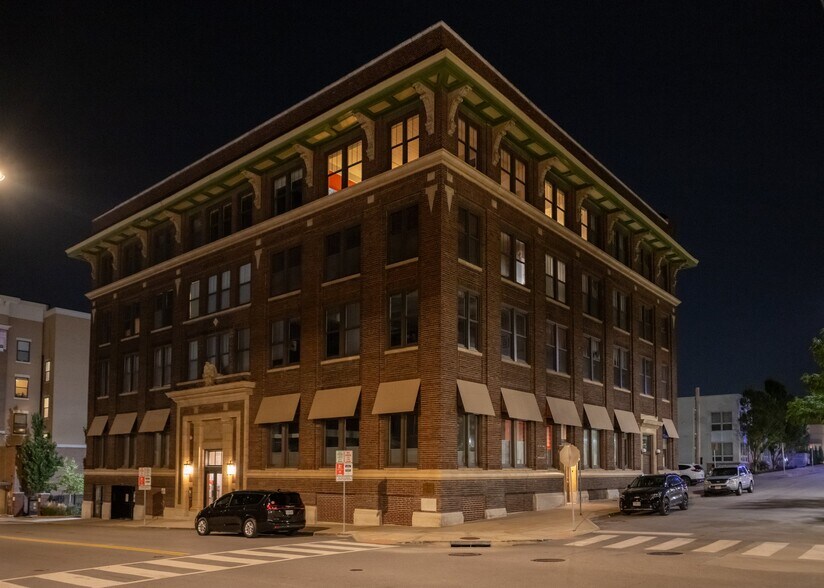 More Photos Of 523 Grand Blvd, Kansas City Apartments For Lease