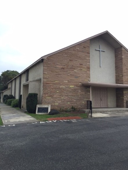 Primary Photo Of 900 E Rosecrans Ave, Los Angeles Religious Facility For Lease