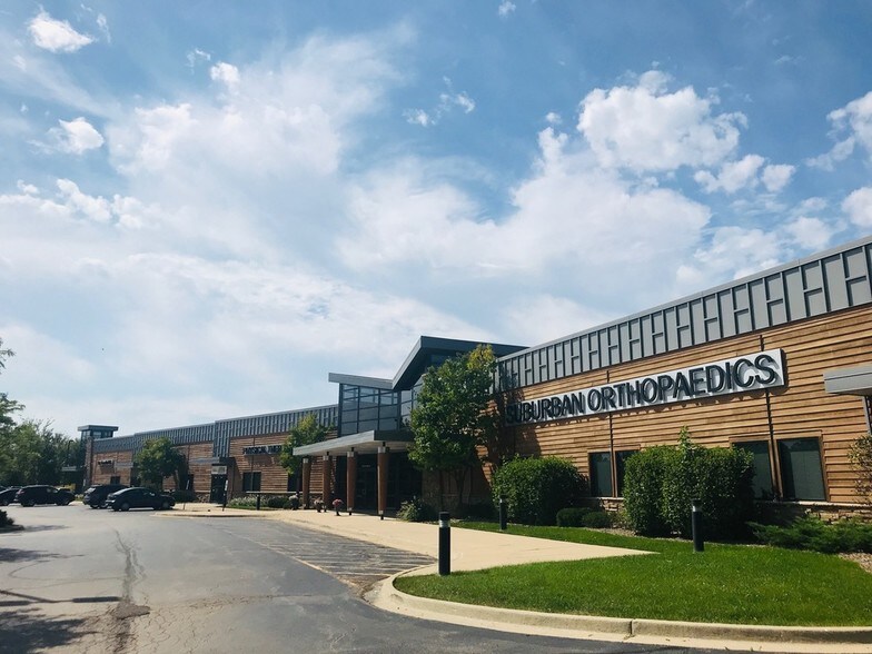 More Photos Of 1110-1124 Schick Rd, Bartlett Medical For Lease