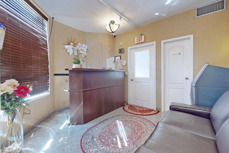 More Photos Of 4801 Keele St, Toronto Warehouse For Sale