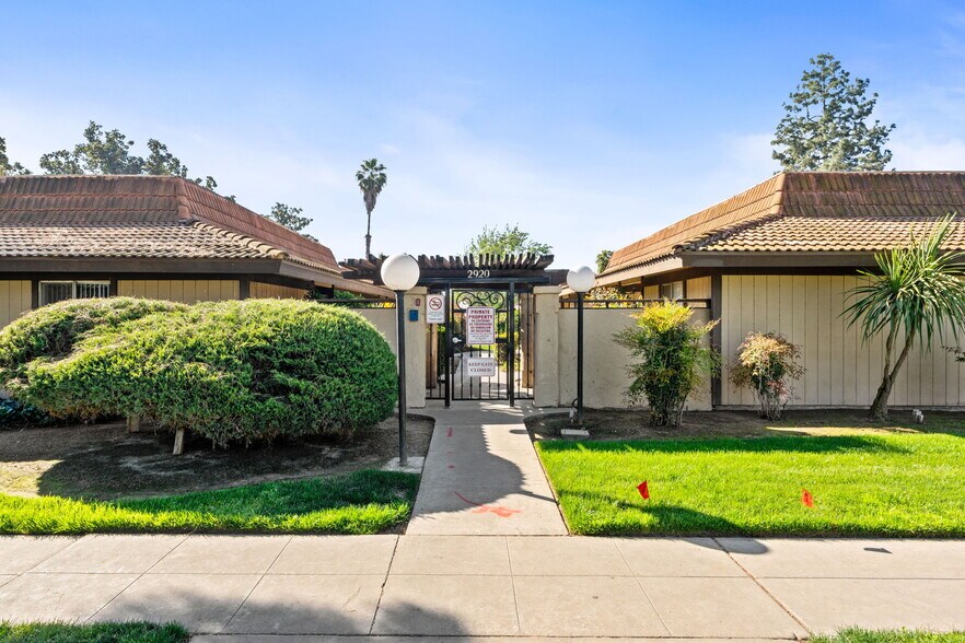 More Photos Of 2910 E Huntington Blvd, Fresno Multifamily For Sale