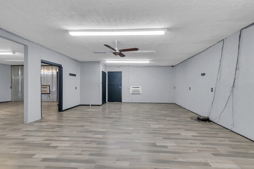 More Photos Of 4600 NE 28th St, Haltom City Storefront Retail Office For Sale