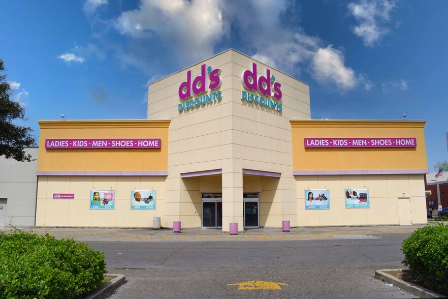 More Photos Of 215 W Willow St, Lafayette Storefront For Lease