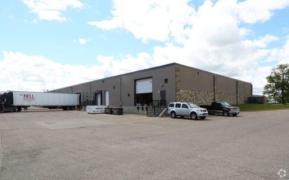 More Photos Of 558 Massey Rd, Guelph Warehouse For Lease