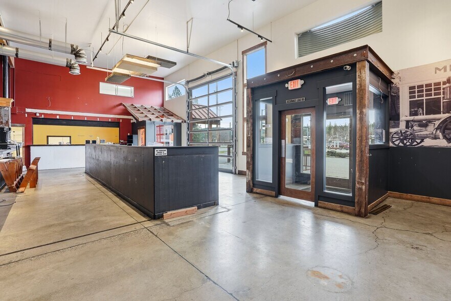 More Photos Of 4110 S Bowdish Rd, Spokane Light Distribution For Lease