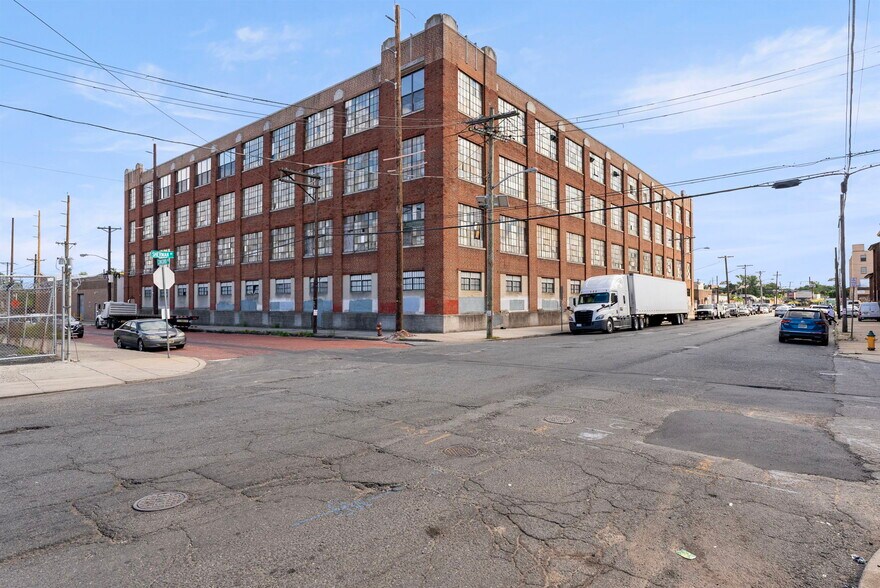 More Photos Of 310 Sherman Ave, Newark Warehouse For Sale