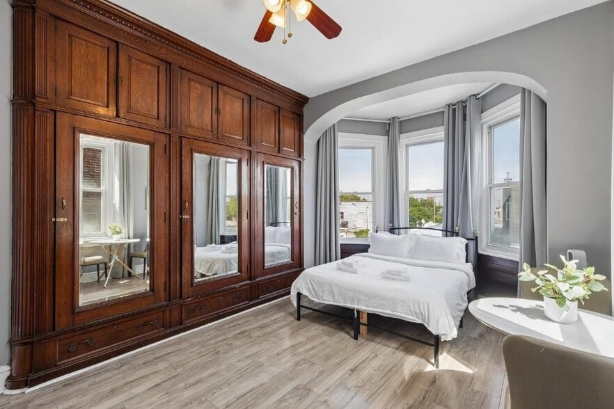 More Photos Of 1611 S Broad St, Philadelphia Specialty For Sale