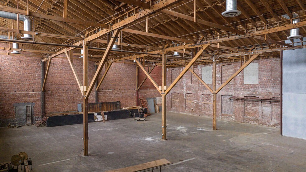 More Photos Of 440 Seaton St, Los Angeles Loft Creative Space For Lease