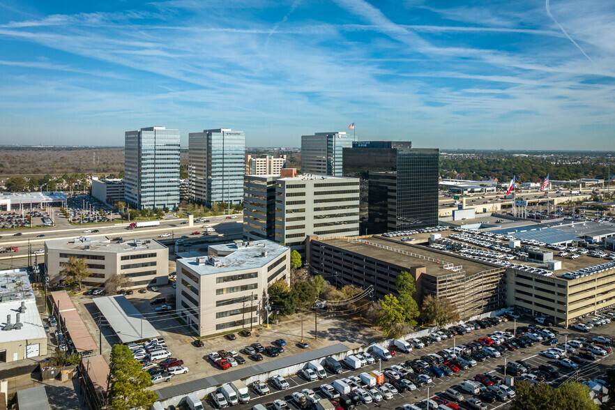 More Photos Of 11767 Katy Fwy, Houston Office For Lease