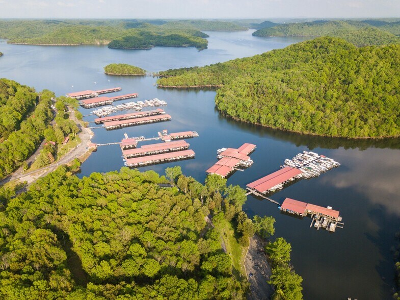 More Photos Of 7080 Dale Ridge Rd, Lancaster Convenience Store For Sale