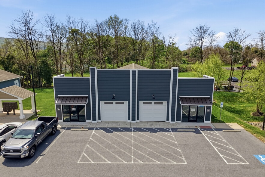 More Photos Of 8520 Allentown Pike, Blandon Unknown For Lease