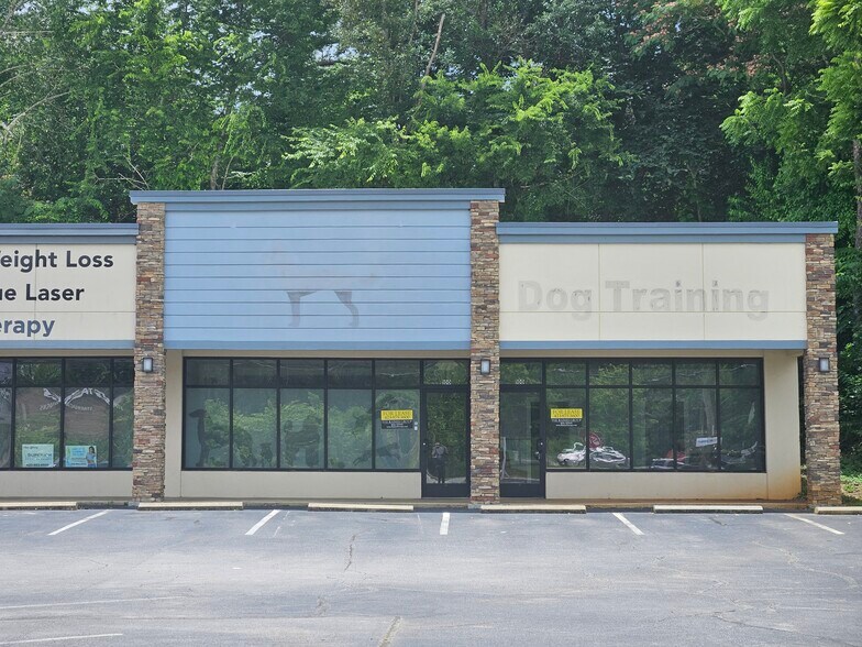 More Photos Of 8000 E Brainerd Rd, Chattanooga Unknown For Lease