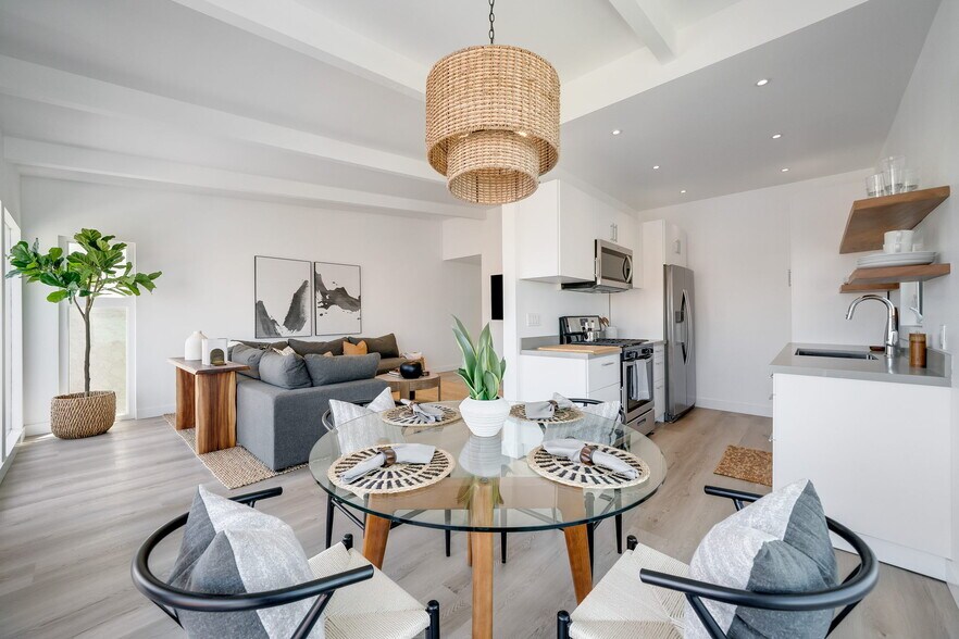 More Photos Of 2602 Pacific Ave, Venice Apartments For Sale