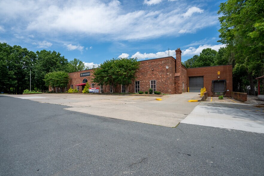 More Photos Of 11135 Monroe Rd, Matthews Distribution For Sale