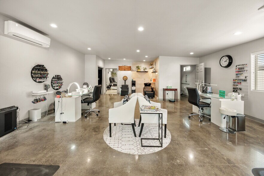 More Photos Of 3847 S Pacific Hwy, Medford General Retail For Sale