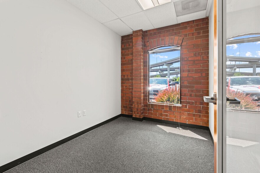 More Photos Of 434 W Bearcat Dr, Salt Lake City Office For Lease