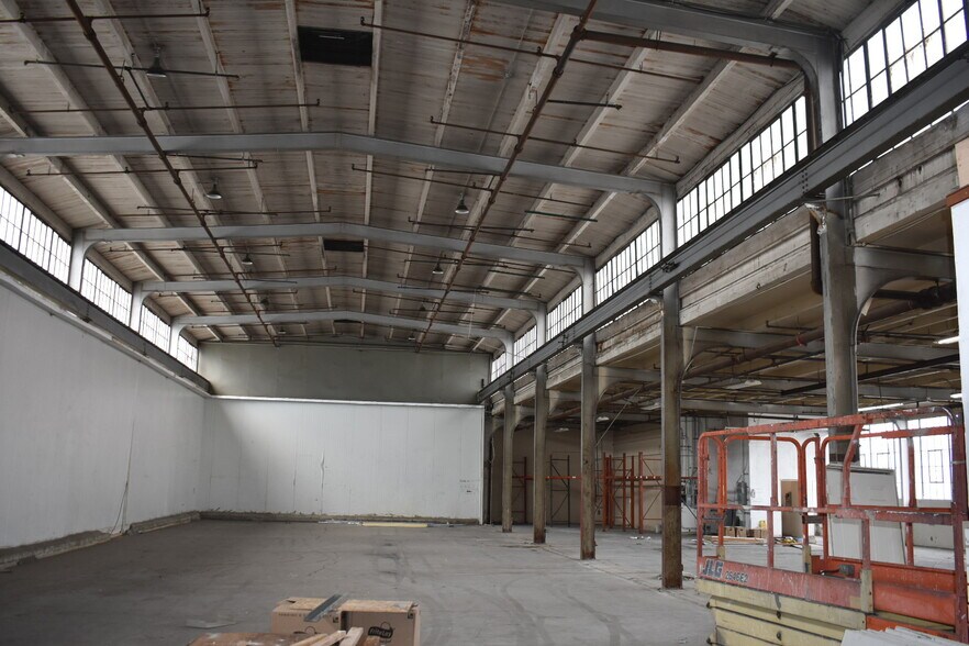More Photos Of 2459 E Vernon Ave, Vernon Warehouse For Lease