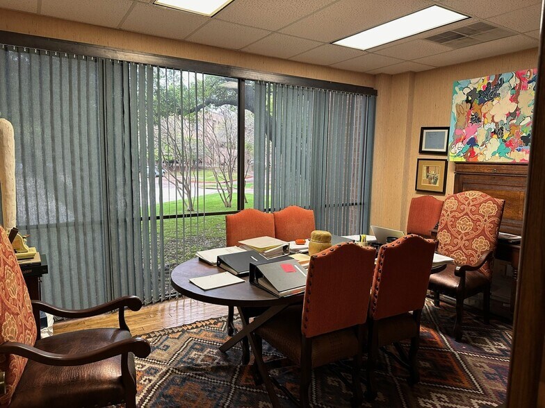 More Photos Of 8330-8350 Meadow Rd, Dallas Office For Sale