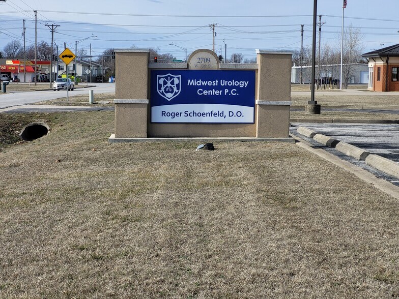 More Photos Of 2709 W 13th St, Joplin Medical For Sale
