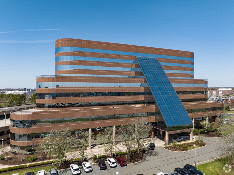 More Photos Of 333 Earle Ovington Blvd, Uniondale Office For Lease