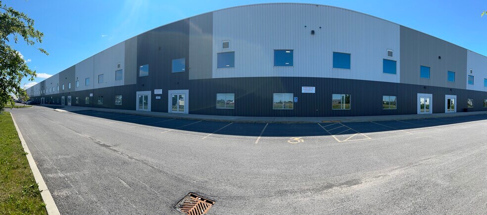 More Photos Of 379B Corduroy Rd, Ottawa Warehouse For Lease