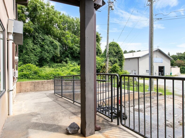More Photos Of 2690 Hendersonville Rd, Fletcher Medical For Lease