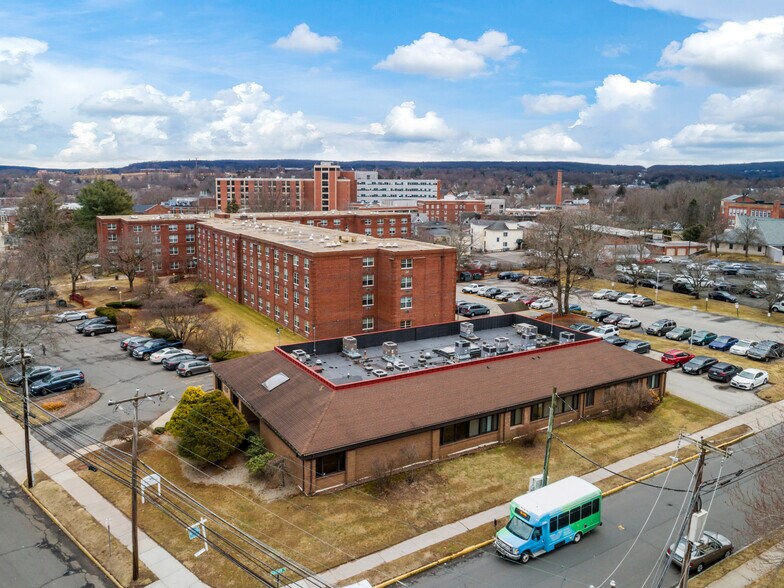 More Photos Of 85 Church St, Middletown Medical For Sale